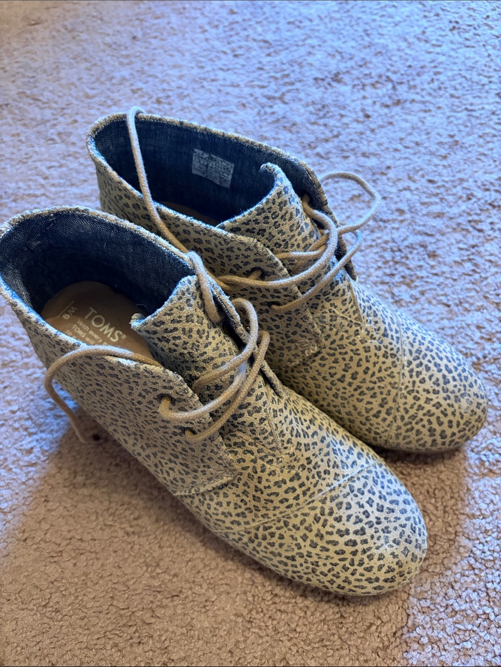 TOMS Women’s Beige Leopard Lace-Up Desert Boots